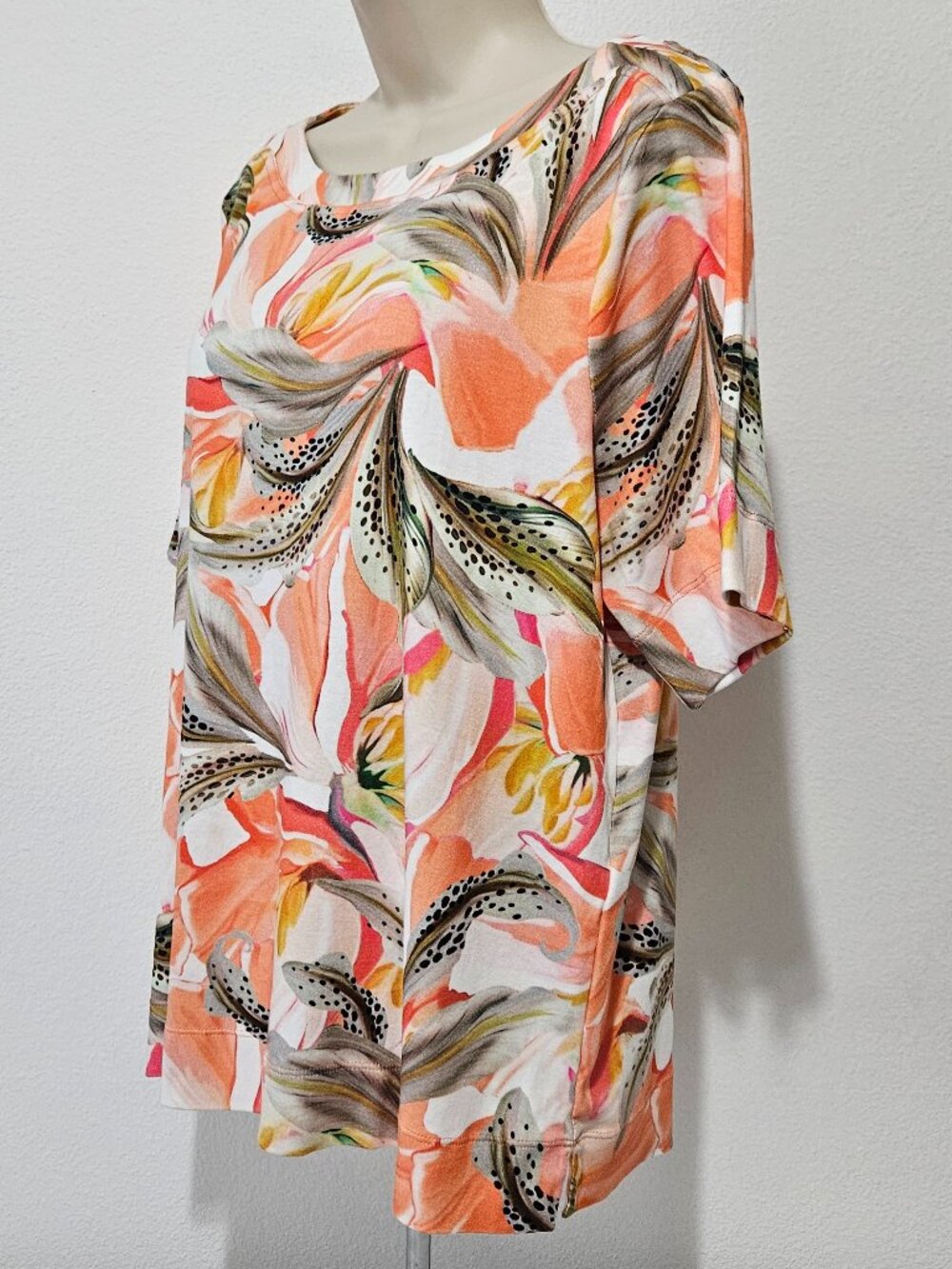 Chico's Boatneck Short Sleeve Floral Top | Chico's Size 3, US Size XL - Picture 6 of 11